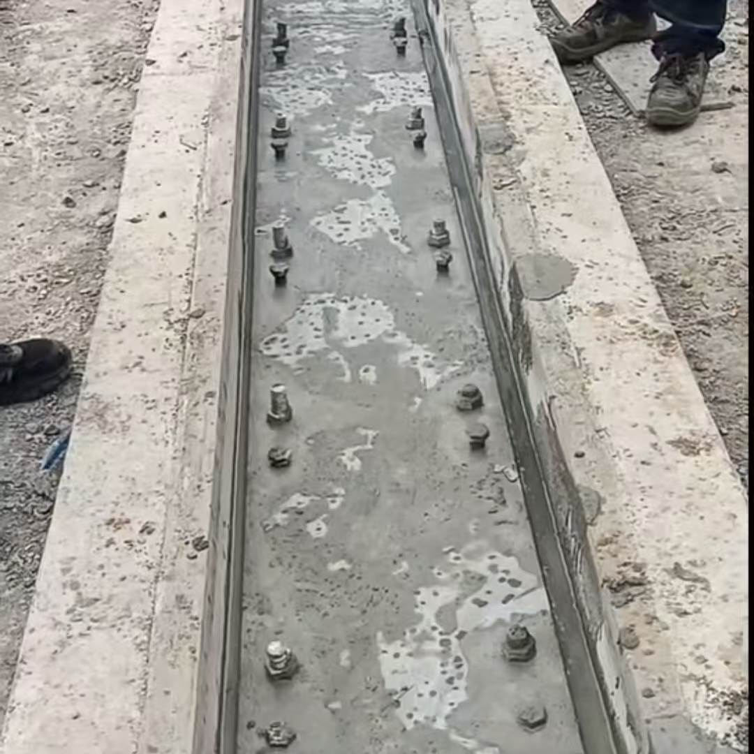 台南市港口码头起重机龙门吊重型机械设备稳固用早强快凝轨道胶泥